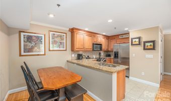222 Bowling Park Rd, Asheville, NC 28803