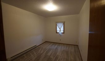 911 S Aldrich St, Aberdeen, SD 57401