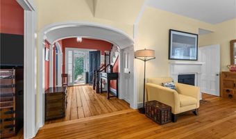 58 Second St, Newport, RI 02840