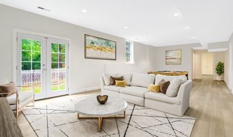 3905 COOK St, Alexandria, VA 22311