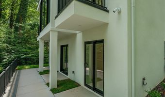 2321 N RICHMOND St, Arlington, VA 22207