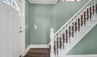 327 Essex St, Bangor, ME 04401