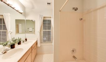 7806 FOX GATE Ct, Bethesda, MD 20817