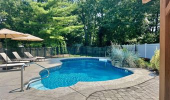 14 Hemlock Ln, Bayville, NJ 08721