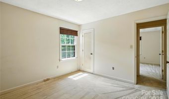 2011 E Barden Rd, Charlotte, NC 28226