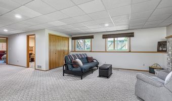 1443 Mckinley Ct, Anoka, MN 55303