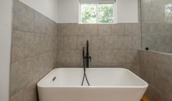 5 McGee St, Belton, SC 29627