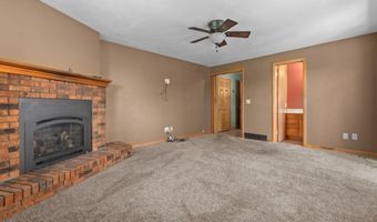 5730 W SANDRA Dr, Appleton, WI 54913