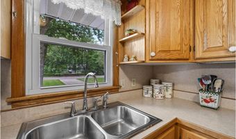 3945 8th Ave NW, Anoka, MN 55303