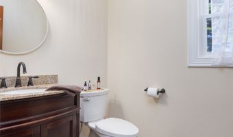 5 Pondside Pl, Cheshire, CT 06410