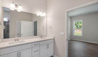 415 Thistle Meadow Ln, Aberdeen, NC 28315