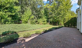 28 Pond View Cir, Barnegat, NJ 08005