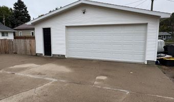 807 6th St, Aurora, NE 68818