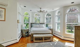 247 Oaklawn Ave, Cranston, RI 02920