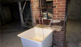 28 Christie St, Akron, OH 44303