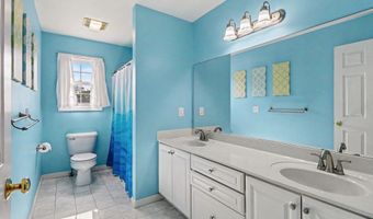 1044 Bicentennial Pkwy, Ann Arbor, MI 48108