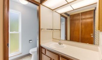 9810 SW ROBBINS Dr, Beaverton, OR 97008