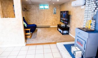 58 Allston Ave, Middletown, RI 02842