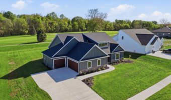1908 Golfview Dr, Auburn, IN 46706