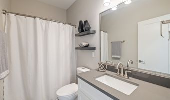 5201 NW 12th St, Ankeny, IA 50023