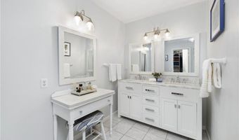34 Finch Ln, North Kingstown, RI 02874
