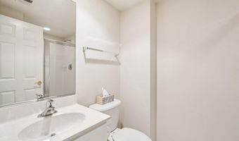 817 OAK KNOLL Ter, Rockville, MD 20850