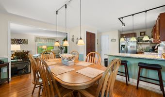 135 Liberty St 135, Clinton, CT 06413
