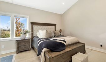 4686 N Elk Creek Dr, Bel Aire, KS 67226