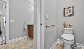 777 W Fairway Dr, Addison, IL 60101