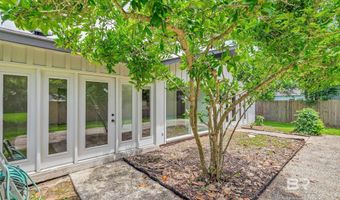 18 Rollins Pl, Atmore, AL 36502