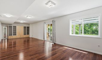 2243 Sun Valley Dr, Ann Arbor, MI 48108