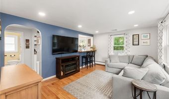 103 Everglade Ave, Warwick, RI 02886