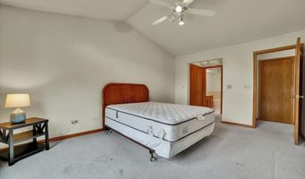 2143 N Juniper Ln, Arlington Heights, IL 60004