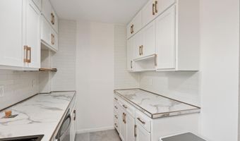 409 SAILFISH Dr E, Atlantic Beach, FL 32233