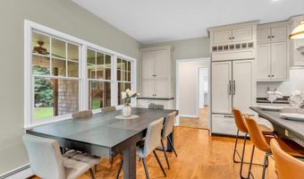10 Greenwood Pl, Middletown, NJ 07748