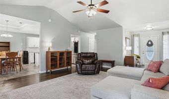 1204 Wendy Ln, Altus, OK 73521