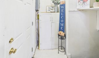 201 E 38th St, Anderson, IN 46013