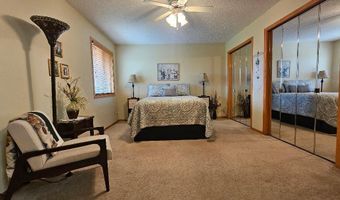 1015 CIRCLE Dr, Aberdeen, SD 57401