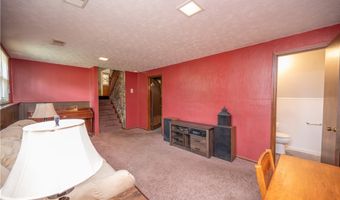 2211 Penny Ln, Austintown, OH 44515