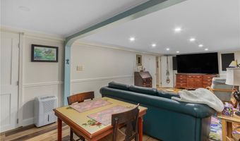 141 Coggeshall Ave, Newport, RI 02840