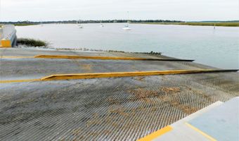 15 Meridian Rd, Beaufort, SC 29907