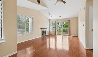 40 Ray Ct, Bedminster, NJ 07921