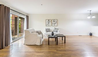 120 W Oakbrook Dr, Ann Arbor, MI 48103
