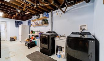 20 Provost Dr, Airmont, NY 10901