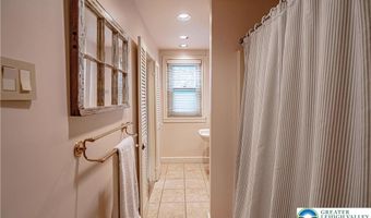 407 N 8th St, Allentown, PA 18102