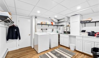 138 Carroll Ave, Newport, RI 02840