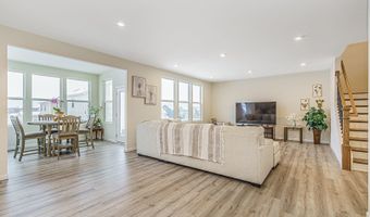 531 Alpine Dr, Algonquin, IL 60102