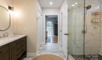 28 Ridgefield Pl, Asheville, NC 28803