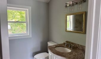29 Heritage Hill Rd, Branford, CT 06405