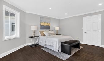 1607 N GLEBE Rd, Arlington, VA 22207